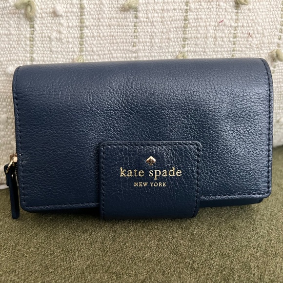 Kate Spade Cobble Hill Tara Wallet -Navy Blue - Picture 1 of 6